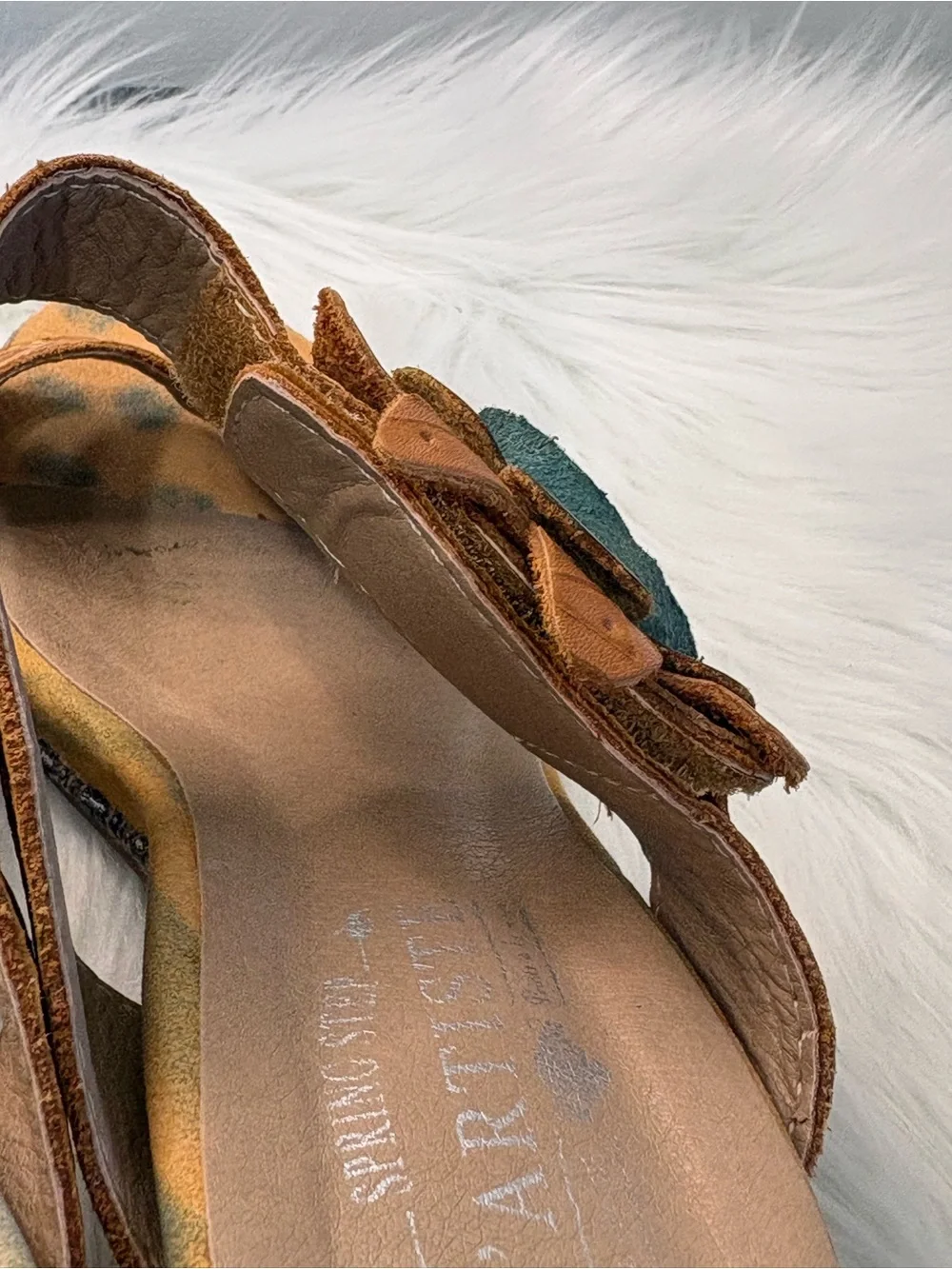 L'ARTISTE Cognac Leather Floral Appliqué Slide Sandals - Picture 8 of 13